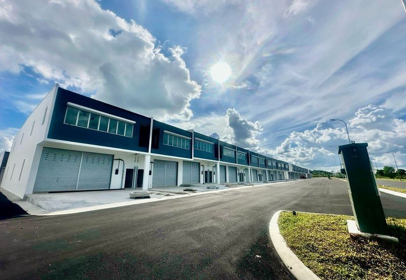 Kulai / Bandar Indahpura/ Jalan Kiambang/ Stellar Park Terrace Factory / Light Industry