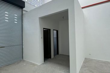 Kulai / Bandar Indahpura/ Jalan Kiambang/ Stellar Park Terrace Factory / Light Industry