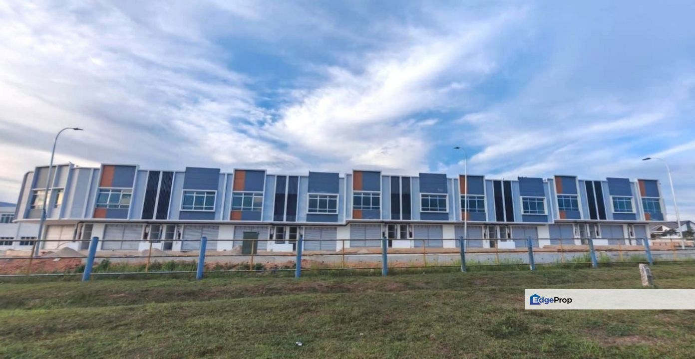 Kulai / MKulai / Bandar Putra / Jalan Puyuh / Mahkota 2 / Double Storey Shoplot, Johor, Kulai