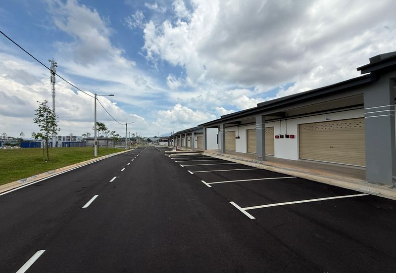 Kulai / Bandar Putra / Jalan Puyuh / Brand New Single Storey Shoplot