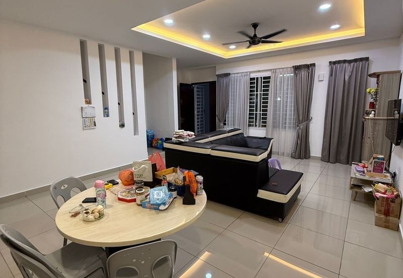 Kulai / Bandar Putra / Jalan Camar Alpinia / Double Storey Terrace House 