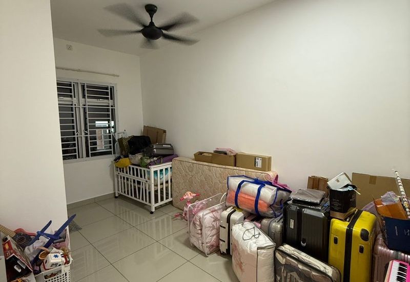 Kulai / Bandar Putra / Jalan Camar Alpinia / Double Storey Terrace House 