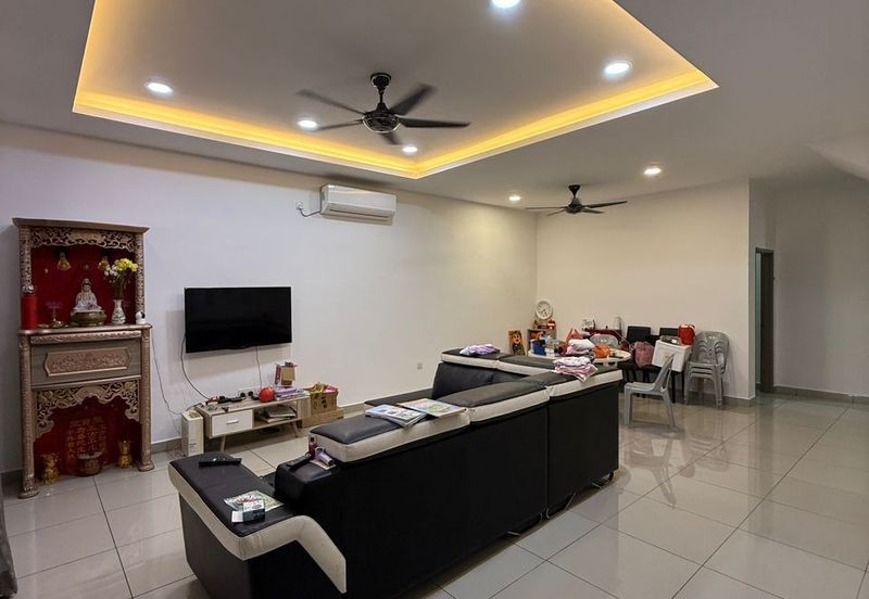 Kulai / Bandar Putra / Jalan Camar Alpinia / Double Storey Terrace House 