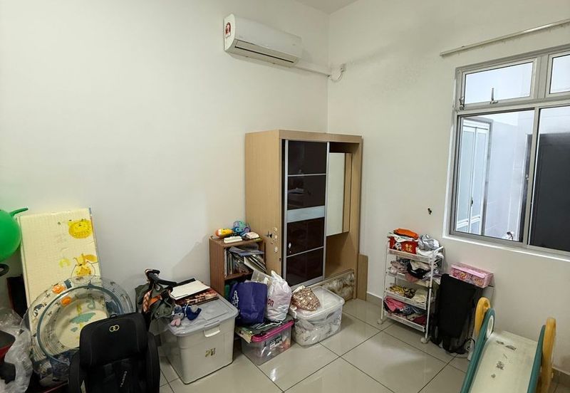 Kulai / Bandar Putra / Jalan Camar Alpinia / Double Storey Terrace House 