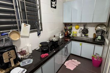 Kulai / Bandar Putra / Jalan Camar Alpinia / Double Storey Terrace House 