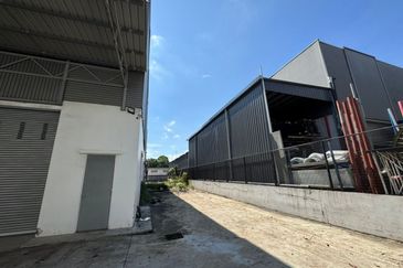 Senai / Jalan Ekoperniagaan / Taman Ekoperniagaan / Eco Business Park 1, Phase 1 / 1.5 Storey Semi-D Factory / Medium Industrial 