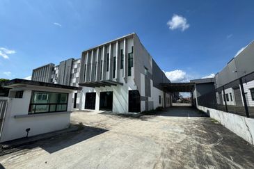 Senai / Jalan Ekoperniagaan / Taman Ekoperniagaan / Eco Business Park 1, Phase 1 / 1.5 Storey Semi-D Factory / Medium Industrial 