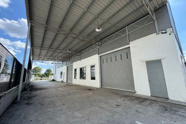 Senai / Jalan Ekoperniagaan / Taman Ekoperniagaan / Eco Business Park 1, Phase 1 / 1.5 Storey Semi-D Factory / Medium Industrial 