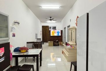 Kulai / Bandar Putra / Jalan Puyuh / Single Storey House