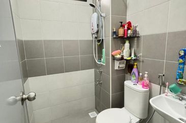 Kulai / Bandar Putra / Jalan Puyuh / Single Storey House