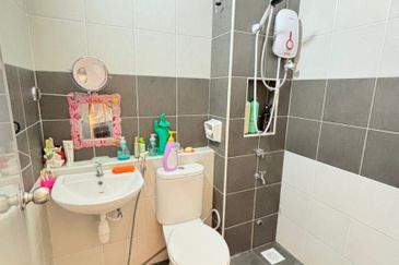 Kulai / Bandar Putra / Jalan Puyuh / Single Storey House