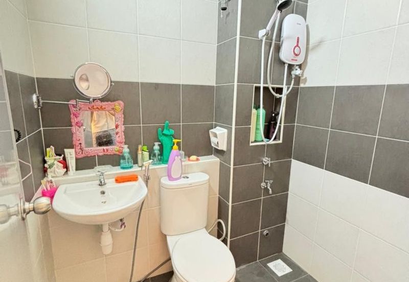 Kulai / Bandar Putra / Jalan Puyuh / Single Storey House