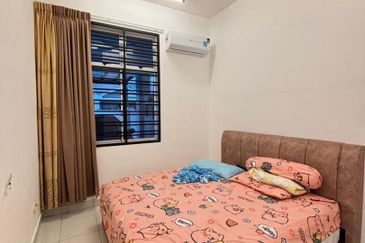 Kulai / Bandar Putra / Jalan Puyuh / Single Storey House