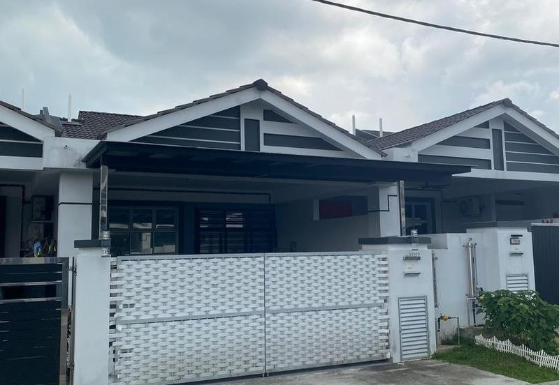 Kulai / Bandar Putra / Jalan Puyuh / Single Storey House