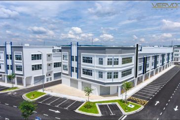 Kulai / Bandar Indahpura / Jalan Kiambang Vervocity / 2 Storey Terrace Shop