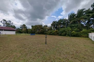 Kulai / Bandar Putra / Palm Villa【Gate A】Double Storey Bungalow 