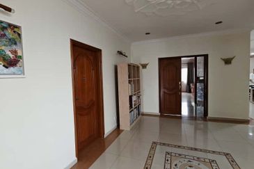 Kulai / Bandar Putra / Palm Villa【Gate A】Double Storey Bungalow 