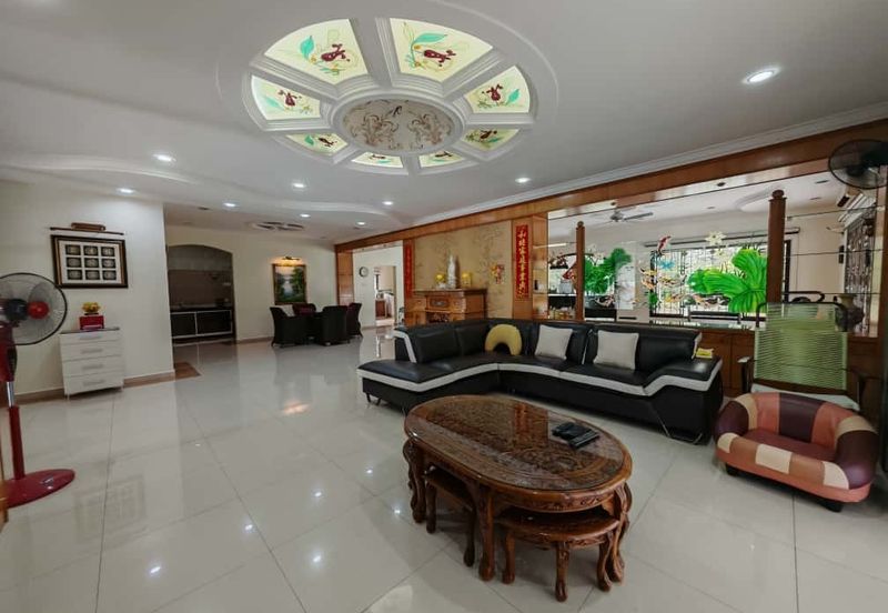 Kulai / Bandar Putra / Palm Villa【Gate A】Double Storey Bungalow 