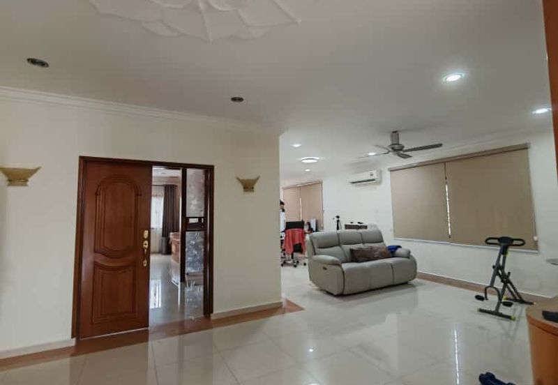 Kulai / Bandar Putra / Palm Villa【Gate A】Double Storey Bungalow 