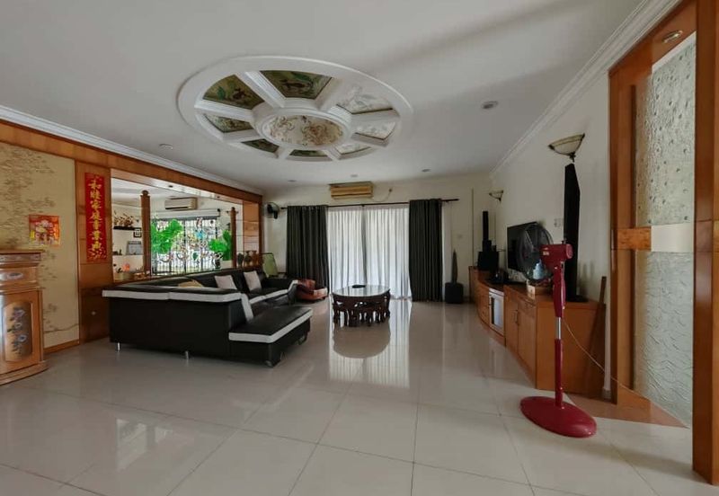 Kulai / Bandar Putra / Palm Villa【Gate A】Double Storey Bungalow 