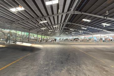 Kulai / Open Shed Warehouse/ Factory For Rent 