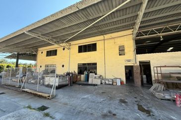 Kulai / Open Shed Warehouse/ Factory For Rent 