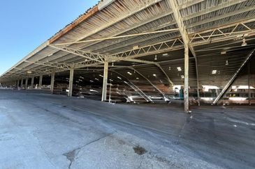 Kulai / Open Shed Warehouse/ Factory For Rent 