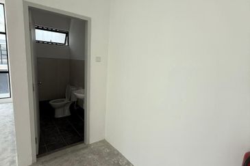 Skudai / Taman Industri Jaya / Jalan Bistari / Setia Neo II 1.5 Storey Terrace Factory Corner Unit