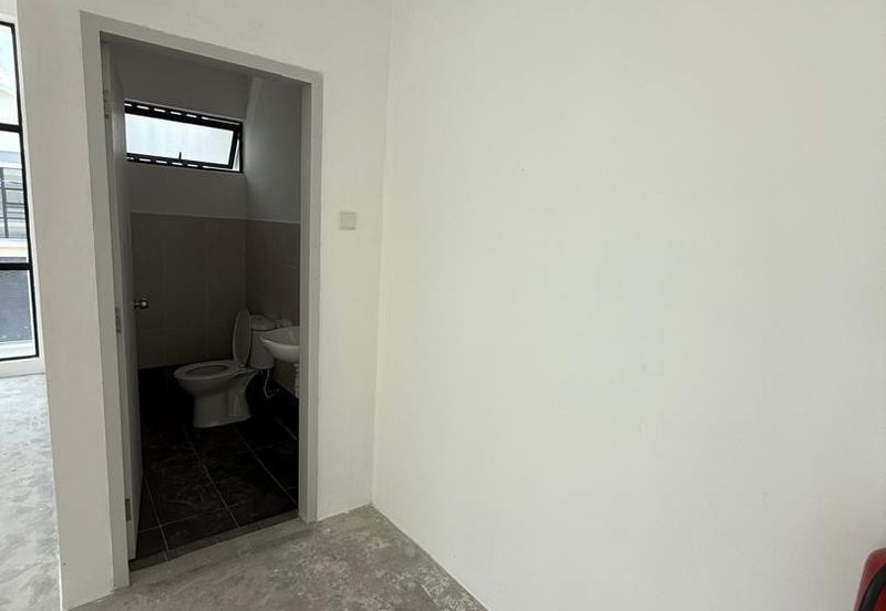 Skudai / Taman Industri Jaya / Jalan Bistari / Setia Neo II 1.5 Storey Terrace Factory Corner Unit