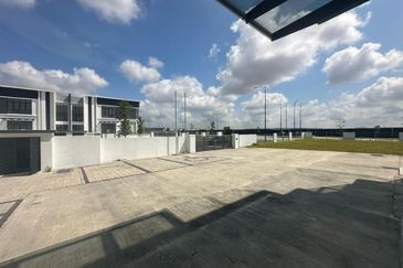 Senai / Eco Business Park 2 / Senai Airport City / 1.5 Storey Cluster Factory Corner lot 