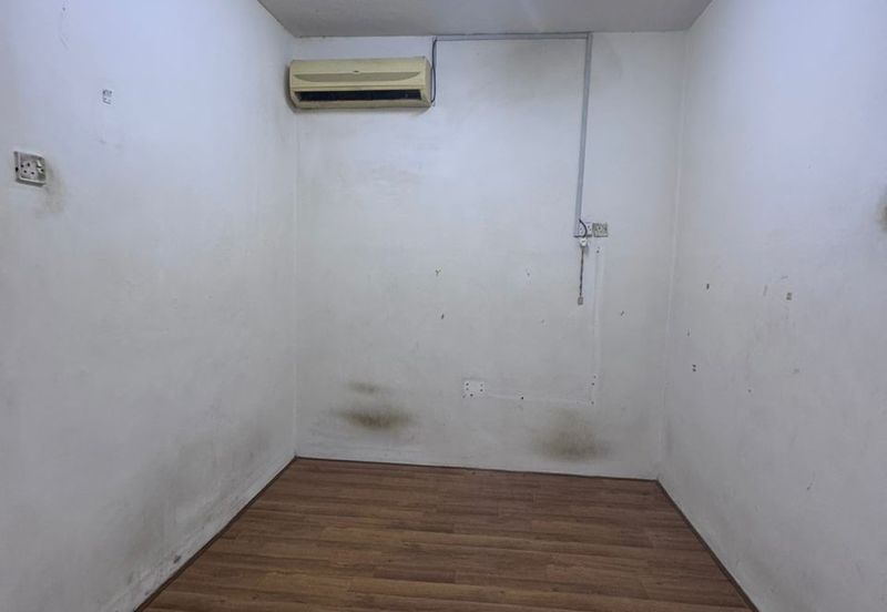 Kulai / Saleng / Taman Muhibah / Jalan Jambu / Double Storey Terrace House