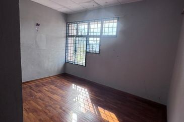 Kulai / Saleng / Taman Muhibah / Jalan Jambu / Double Storey Terrace House