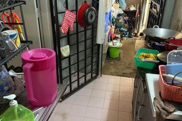 Skudai / Taman Sutera / Single Storey Corner Lot