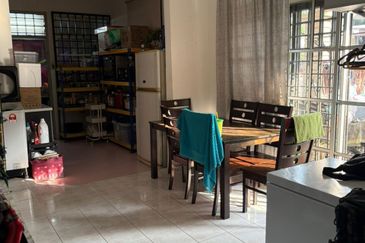 Skudai / Taman Sutera / Single Storey Corner Lot