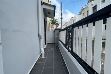 Skudai / Kangkar Pulai / Pulai Indah / Double Storey Corner Lot 