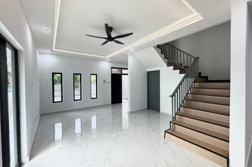 Skudai / Kangkar Pulai / Pulai Indah / Double Storey Corner Lot 