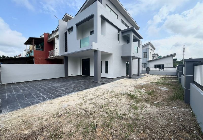 Skudai / Kangkar Pulai / Pulai Indah / Double Storey Corner Lot 