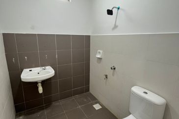 Skudai / Kangkar Pulai / Pulai Indah / Double Storey Corner Lot 