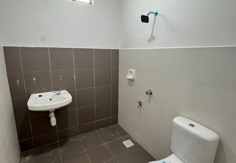 Skudai / Kangkar Pulai / Pulai Indah / Double Storey Corner Lot 