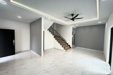 Skudai / Kangkar Pulai / Pulai Indah / Double Storey Corner Lot 