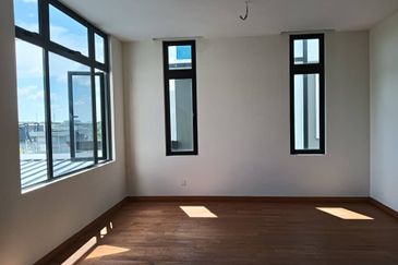 Iskandar Puteri • Taman Nusa Sentral • 3 Storey Semi-Detahed House Unblock View