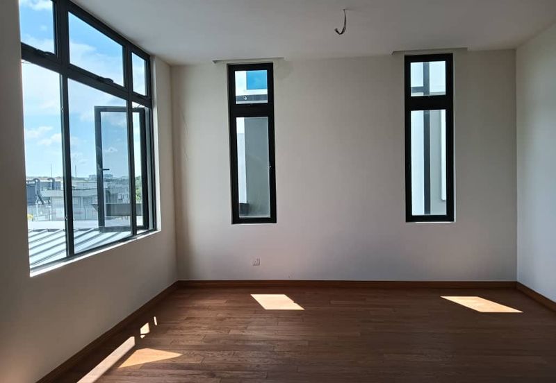 Iskandar Puteri • Taman Nusa Sentral • 3 Storey Semi-Detahed House Unblock View