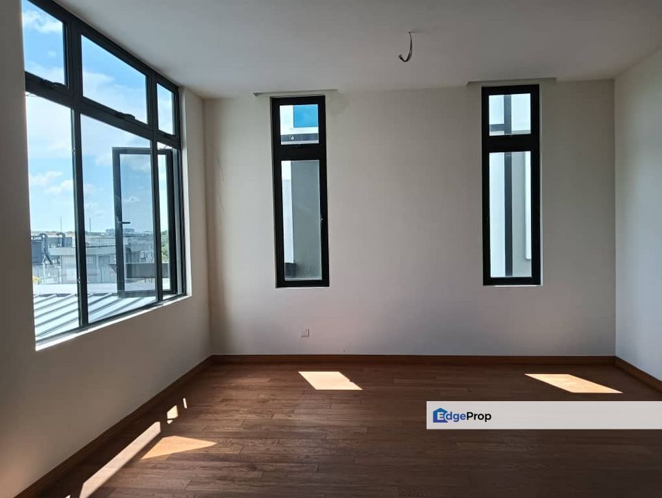 Iskandar Puteri • Taman Nusa Sentral • 3 Storey Semi-Detahed House Unblock View, Johor, 