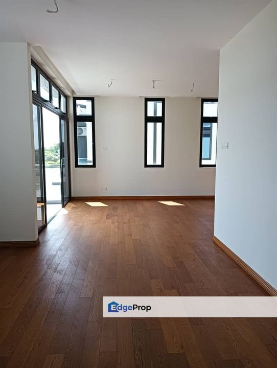 Iskandar Puteri • Taman Nusa Sentral • 3 Storey Semi-Detahed House Unblock View, Johor, 