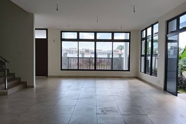 Iskandar Puteri • Taman Nusa Sentral • 3 Storey Semi-Detahed House Unblock View