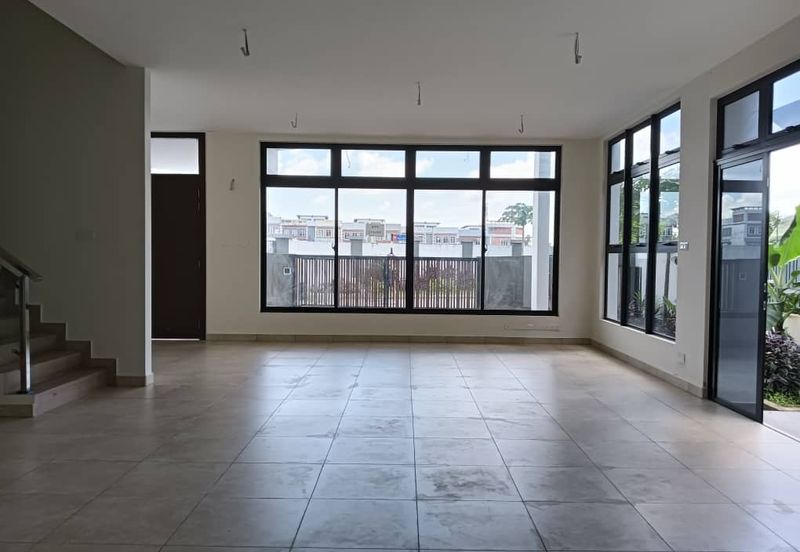 Iskandar Puteri • Taman Nusa Sentral • 3 Storey Semi-Detahed House Unblock View