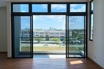 Iskandar Puteri • Taman Nusa Sentral • 3 Storey Semi-Detahed House Unblock View