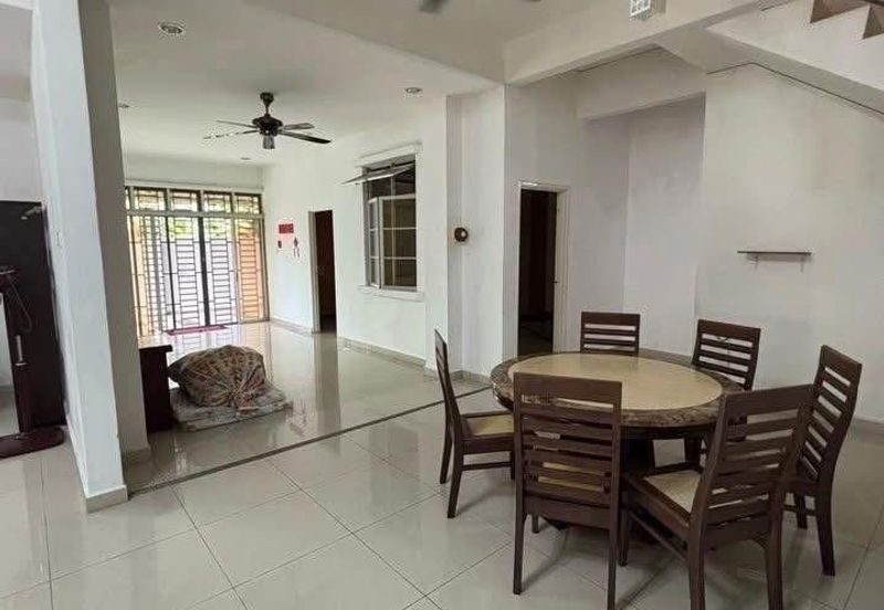 Kulai Bandar putra / IOI Palm Villa, Gate B / Jalan Ceria / Double Storey Corner Lot