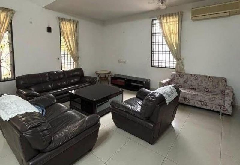 Kulai Bandar putra / IOI Palm Villa, Gate B / Jalan Ceria / Double Storey Corner Lot