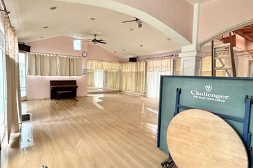 Skudai / Taman Sri Pulai / Jalan Pulai Perdana 8 / Double Storey End Lot / G&G